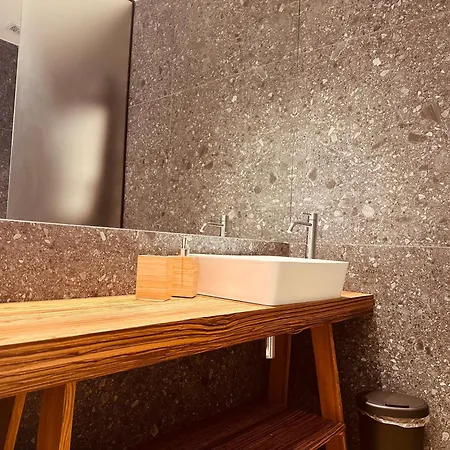 Elegance ゲストハウス 4*