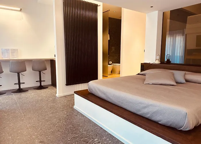 Elegance צ'פאלו