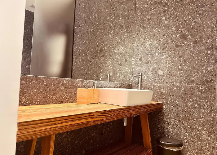 Elegance בית הארחה 4*