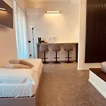 Elegance 게스트하우스 4*